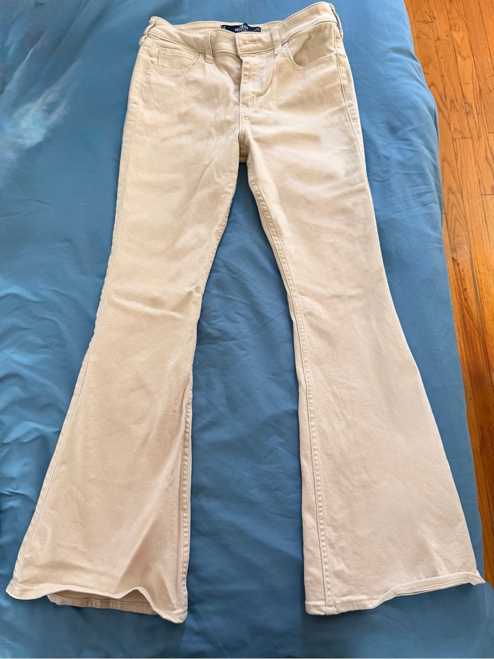 Hollister Cream High-Rise Flare Jeans
